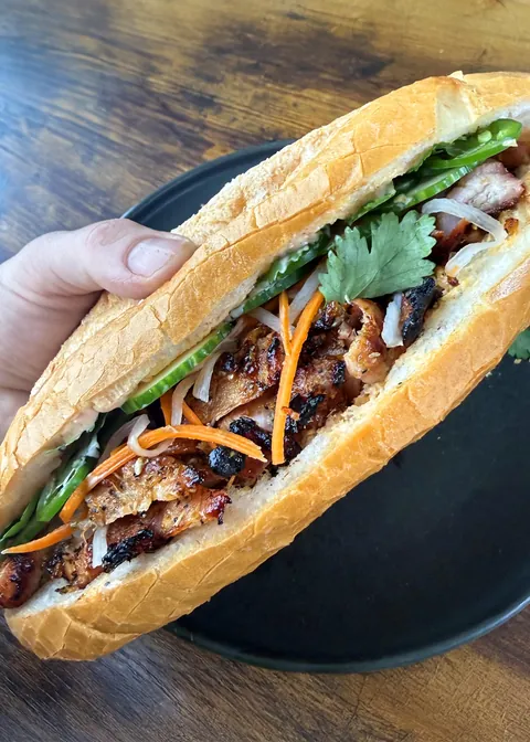 [Homemade] Charcoal-Grilled Lemongrass Chicken Bánh Mì