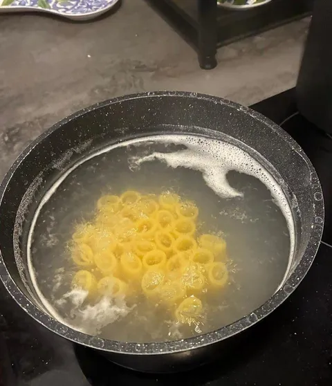 I decided to cook rigatoni pasta, after few minutes I came back to stir it and I found it stood up like this