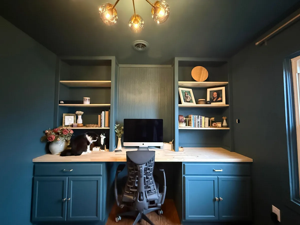 My amazing husband built me these built in bookcases with a desk for Christmas! I’m the dreamer and he’s makes all of my dreams come true! What do you guys think? Will you show him some love?! 