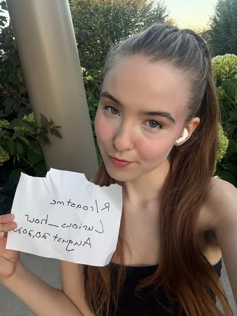 lets try this again 🫣 22F  (crazy vegan cat lady, polyamorous)