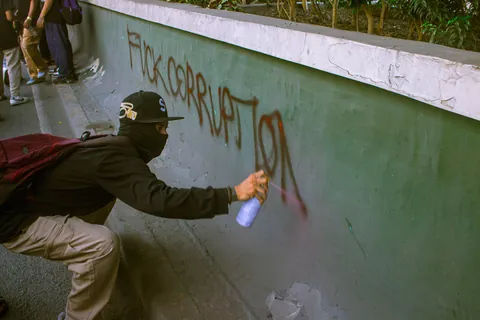 Some of the photos na napitik ko during Yung Lonita Rally and Ayala Bridge Riot (oc)