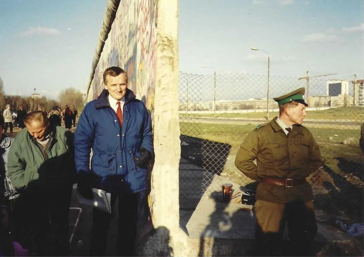Unseen photos from inside East Berlin the day the Berlin Wall fell