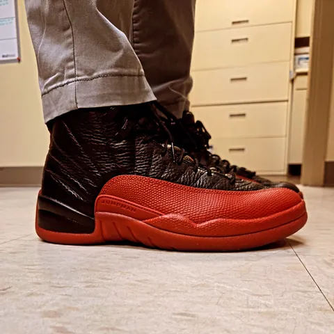 20 pics of sneakers I've worn lately