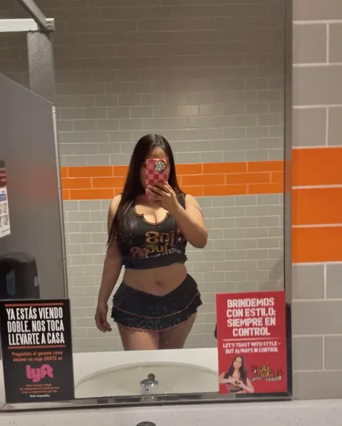 27m/26f,San Diego,MF4MF / F, Socal couple interested in other Couples/Females. No males.