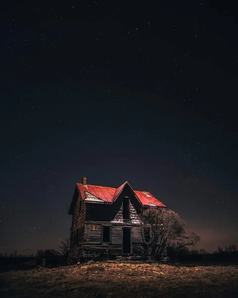 I lit up this spooky abandoned house with my drone and a lume cube attached to it.