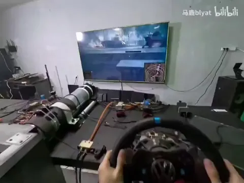 Someone made a hardcore tank control simulator