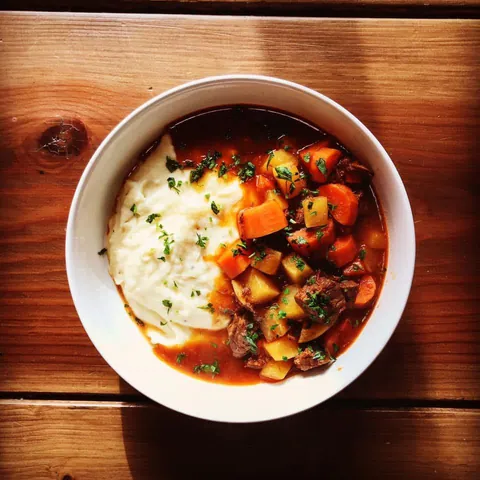Beef stew with mashed potatoes
