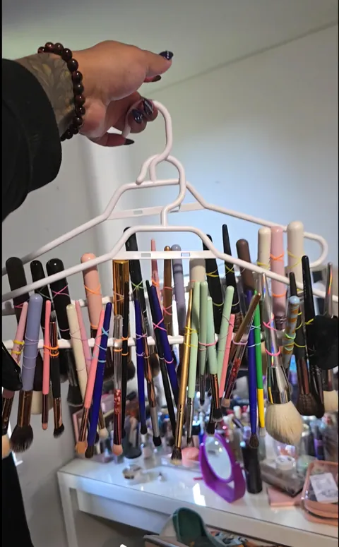 How do yall wash and dry your brushes? 