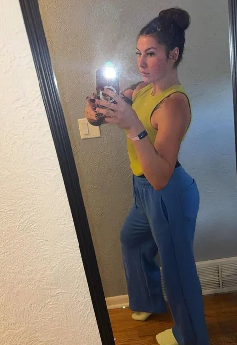 mom from Iowa…would you wife me up or just a one night stand?😩🤗➡️ f27