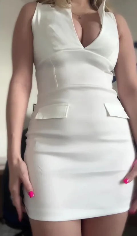 fucking at work is risky.. I'd make it worth it