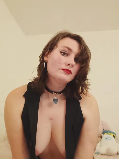 So hot I couldn't keep my clothes on 🥵