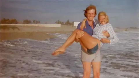 Donald Trump married his first wive Ivana in 1977