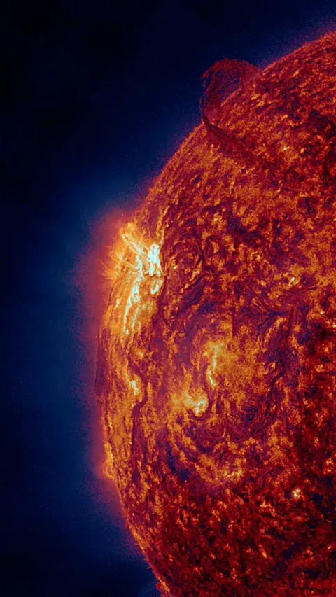 We just had the STRONGEST SOLAR FLARE of 2025!