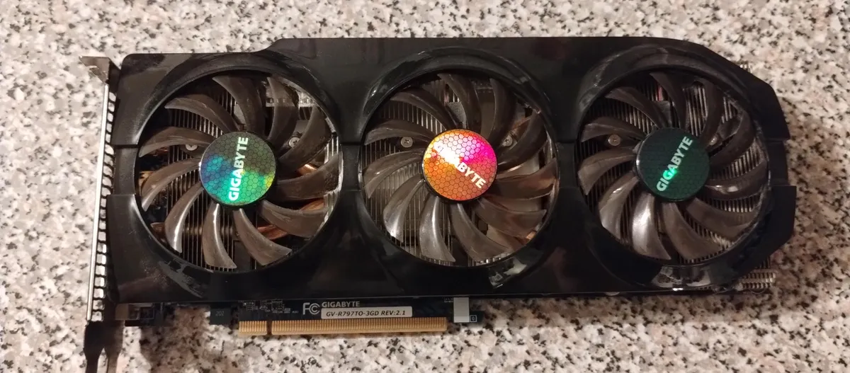 After 13 years my 7970 ghz edition died. RIP