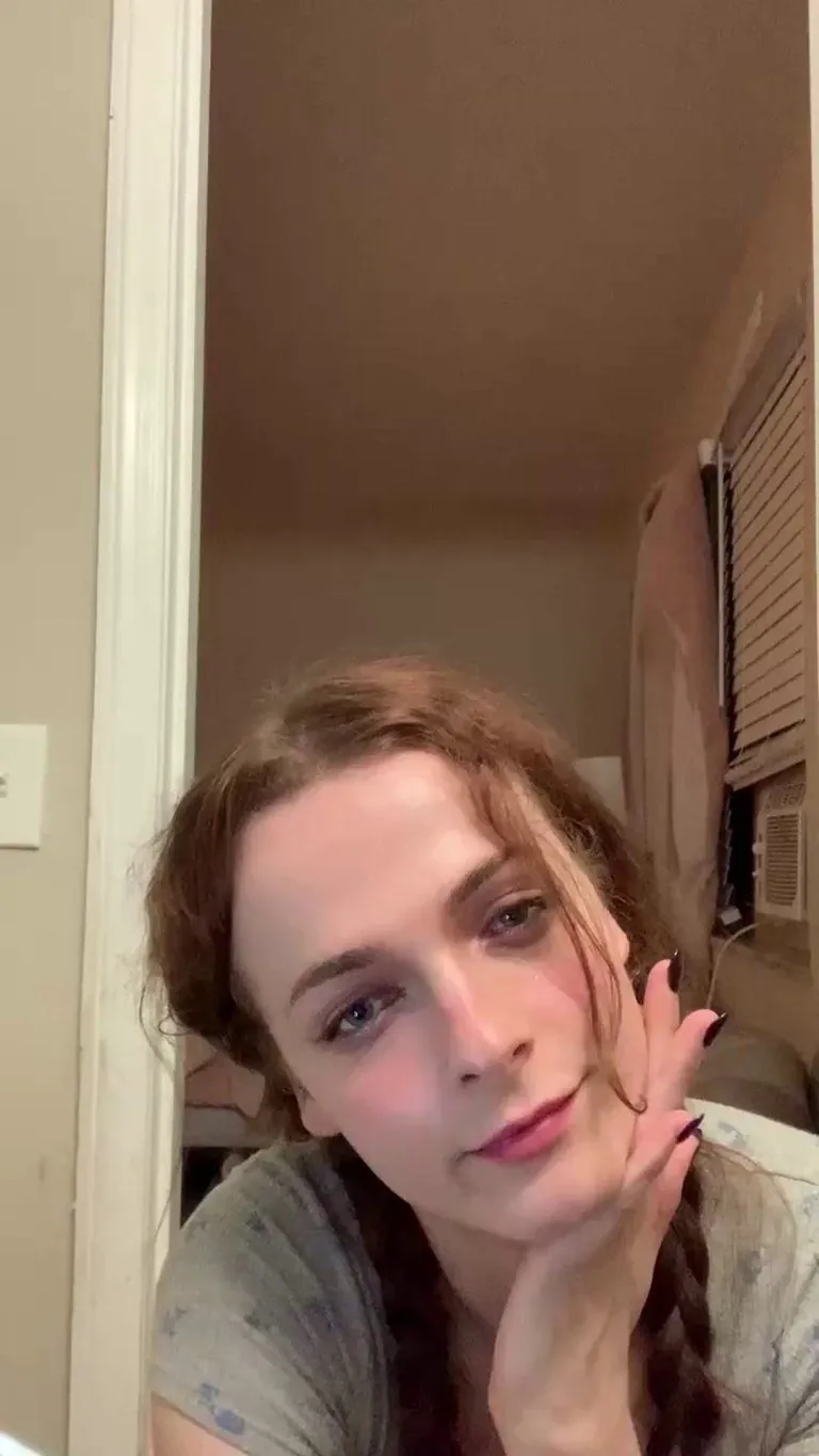 Trapping is sm fun when no one knows u have a dick