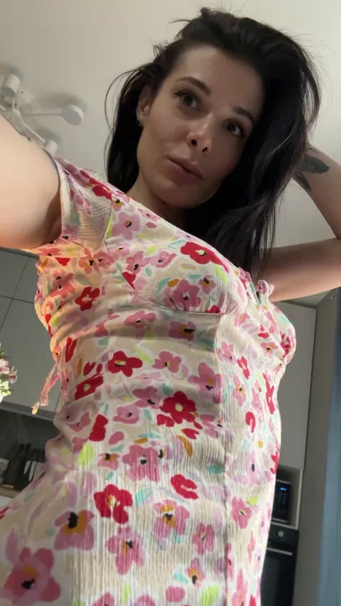 Guys on dates have no idea what kind of fleshy pleasure is hidden under my skirt