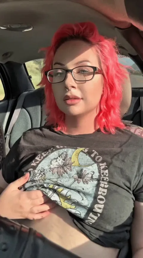 It feels so nice to enjoy the sunshine while driving. ☀️