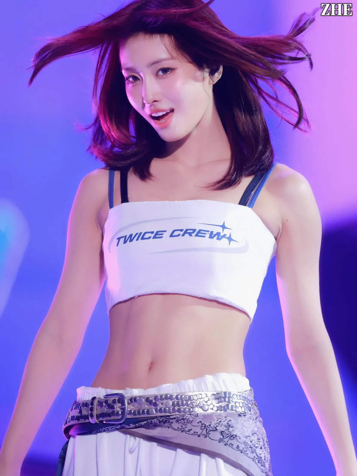 TWICE - Momo