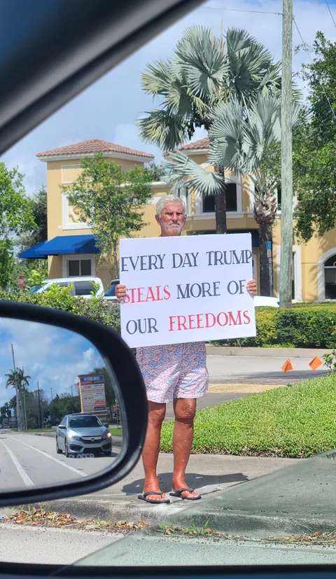 Stuart FL yesterday. I gave him a thumbs up after the picture