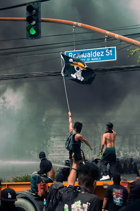 Some of the photos na napitik ko during Yung Lonita Rally and Ayala Bridge Riot (oc)