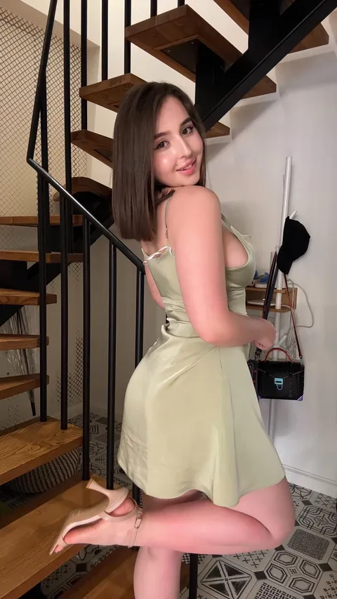 I wanna wear this dress on first date