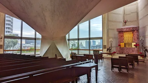 Cathedral of Saint Mary of the Assumption in San Francisco, California (1965-1970) by Pietro Belluschi, with Pier Luigi Nervi