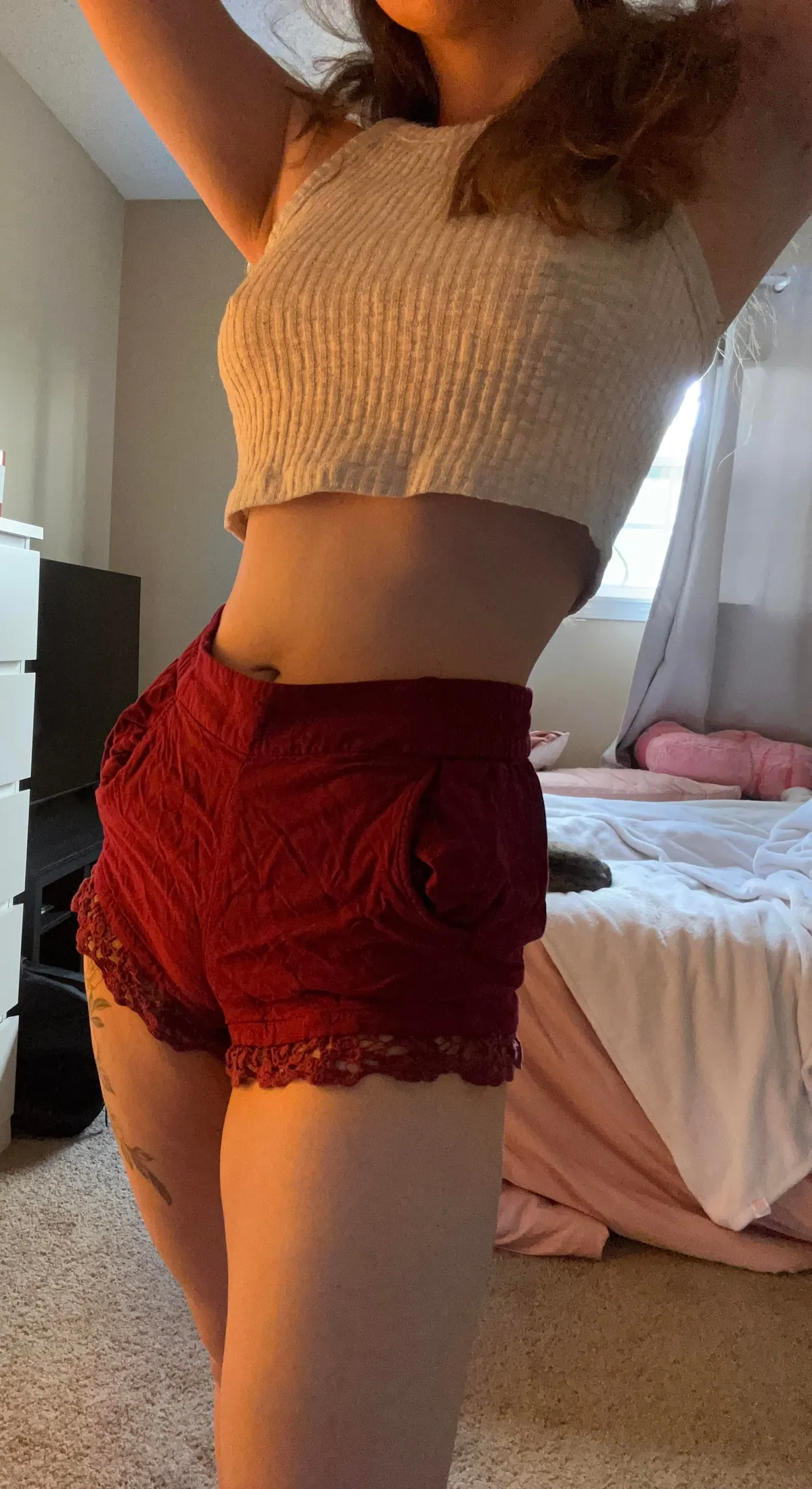 [f] Undressing and putting on a show for you 🤭