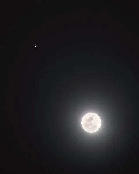 Full moon and Jupiter conjunction