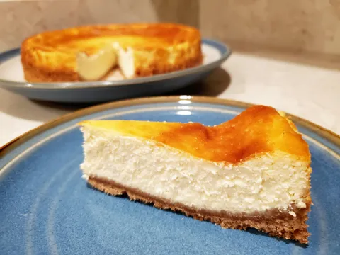 First time making cheesecake and it turned out better than I expected!