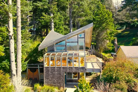 Nice house (Yachats, Oregon)