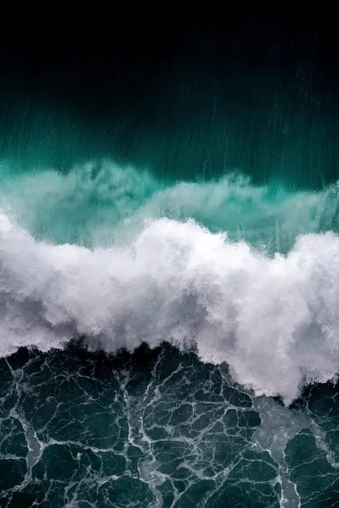 ITAP of a wave while standing on a cliff