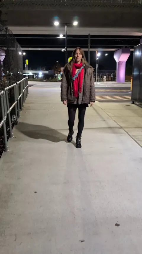 I got bored walking to the partying...