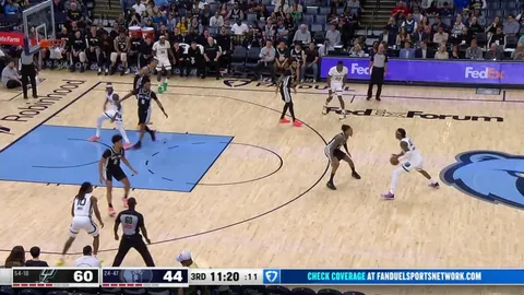 [Highlight] GG Jackson and Victor Wembanyama trade poster slam dunks on one another on back-to-back possessions.