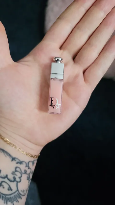 what is this, lip gloss for ants?? 