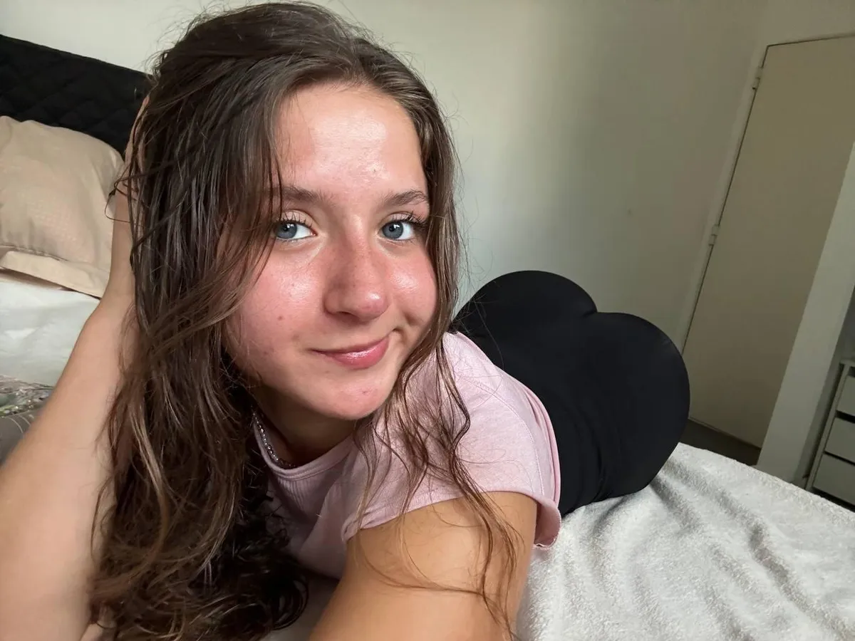 Back to the basic black yoga pants