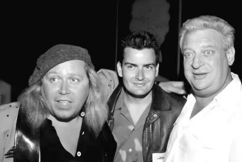 Charlie Sheen, Sam Kinison, and Rodney Dangerfield hanging out in 1987