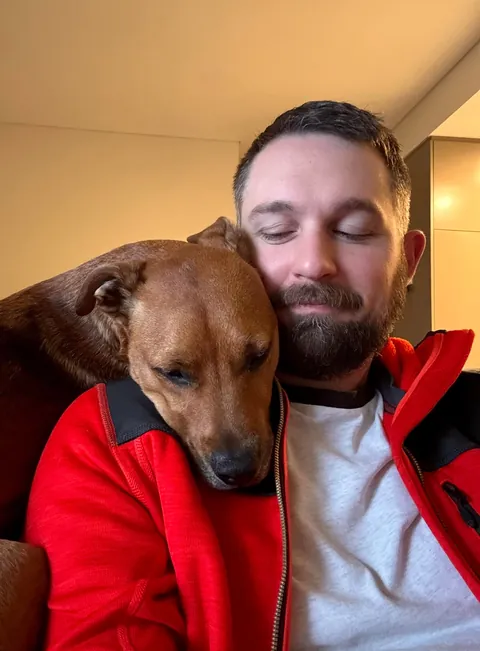 Hector is a bit of a cuddle bug, it’s the best!😘🐕