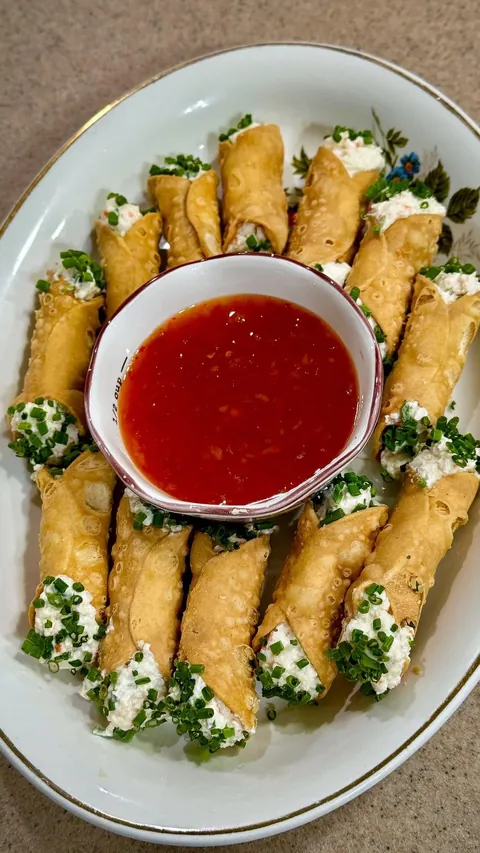 [homemade] Crab Rangoon Cannolis