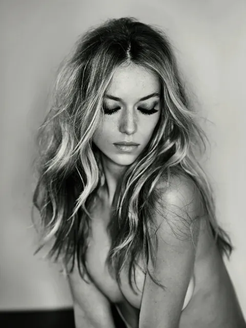 Hannah Ferguson (Maxim Magazine, November 2016, photographer Gilles Bensimon)
