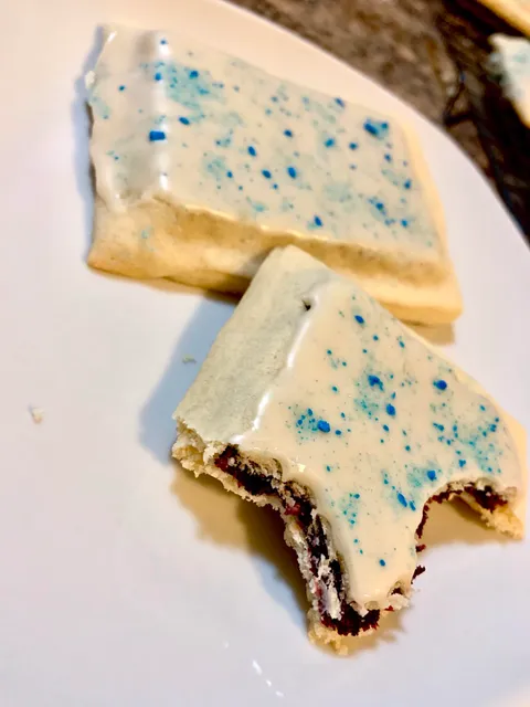 [Homemade] Blueberry Pop Tarts