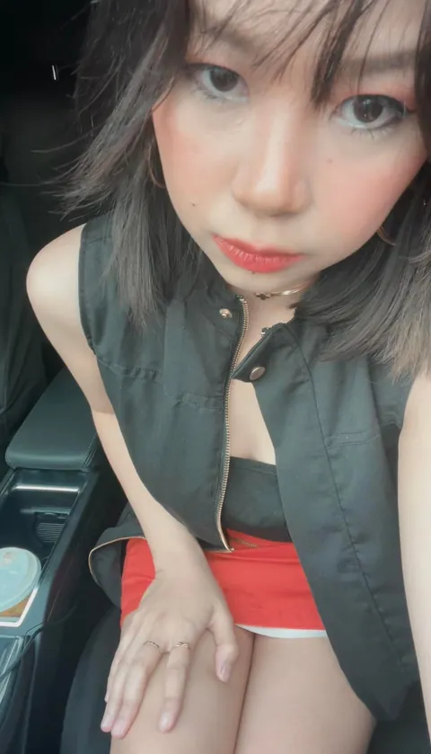 Worst Valentine’s Day ever. Might as well make it worse—roast me like your life depends on it.