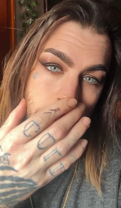 Was told you guys would like this over here🖤🖤🖤