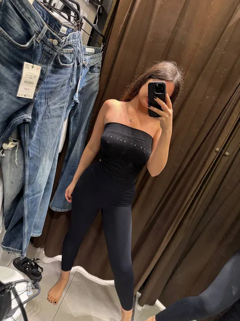 A quick flash in changing room