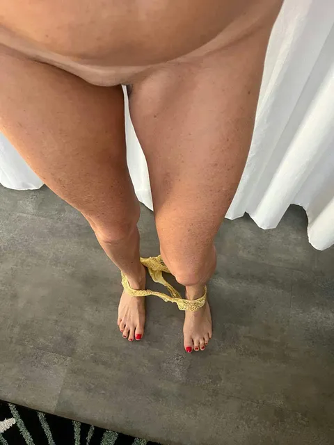 I'm married, but I'll be traveling soon and wanna fuck a few fans.. what city should I visit next ? F48