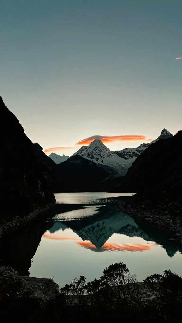 Laguna Parón, Huaraz – Perú [3024x4032] [OC]