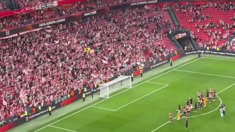 Athletic Club supporters cheering on the team after the 0-3 defeat to Man Utd