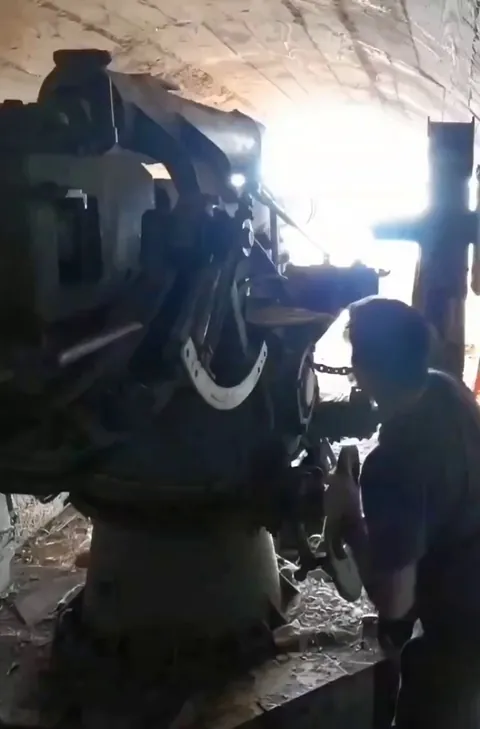 Found a German 88mm from WW2 w/ fully working controls in an abandoned bunker [Full Video Below]