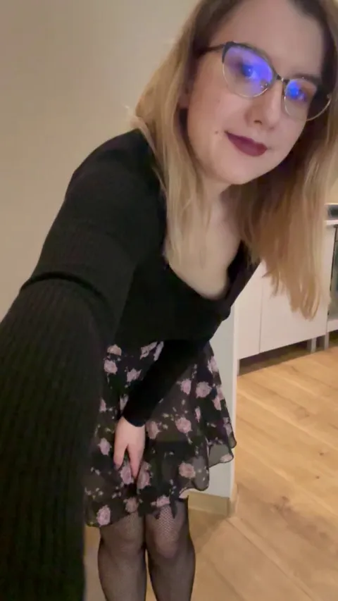 Is this what you need when you asking for a busty girl with innie (;