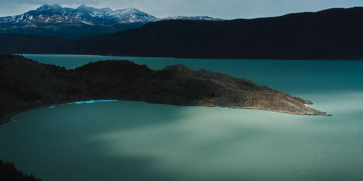 Teal waters of patagonia [OC][3840x1920]