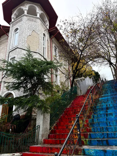 Some sloppy snaps in one of my favorite neighborhoods in Bucharest